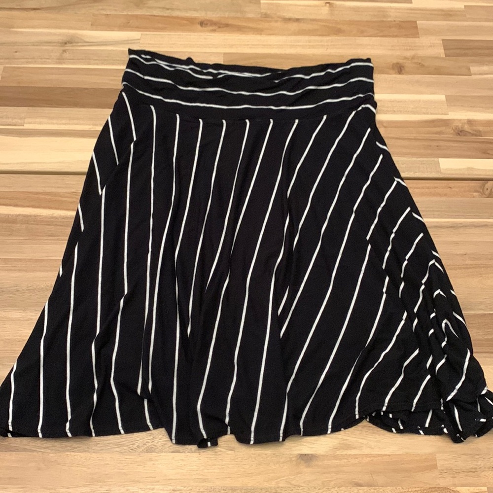 Max Studio Black/White Striped Flair Skirt - Size XL